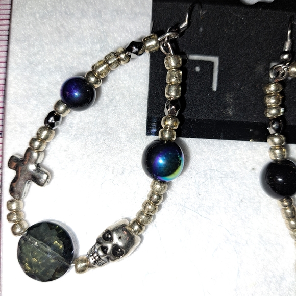 EARRINGS - Picture 2 of 2